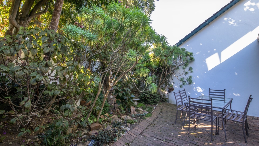 To Let 3 Bedroom Property for Rent in Wynberg Upper Western Cape